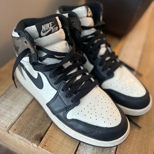 Air Jordan 1 Retro High OG 'Dark Mocha'